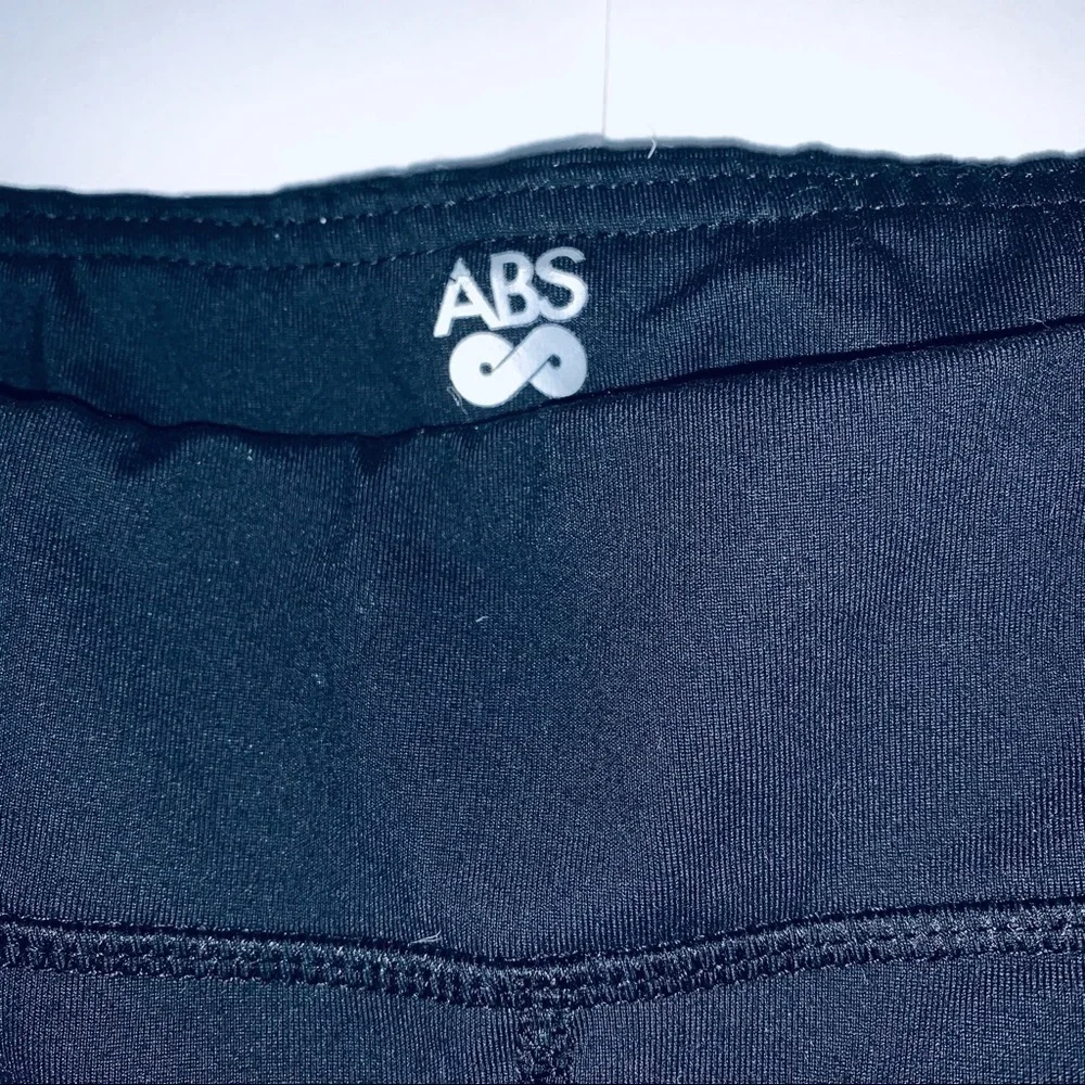 Abs mesh cut out athletic leggings size large